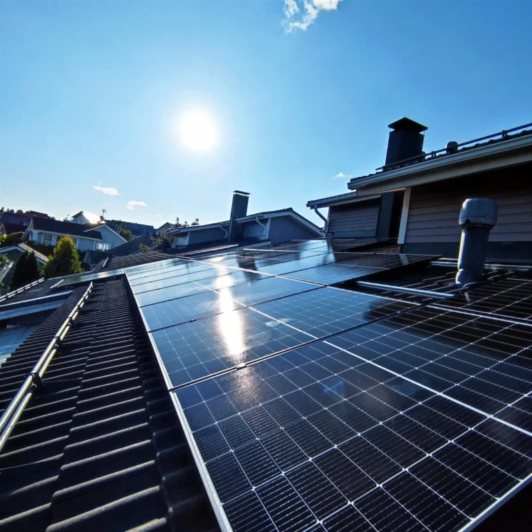 Lvienergia - Aurinkopaneelit ja kotiakut vuosien kokemuksella